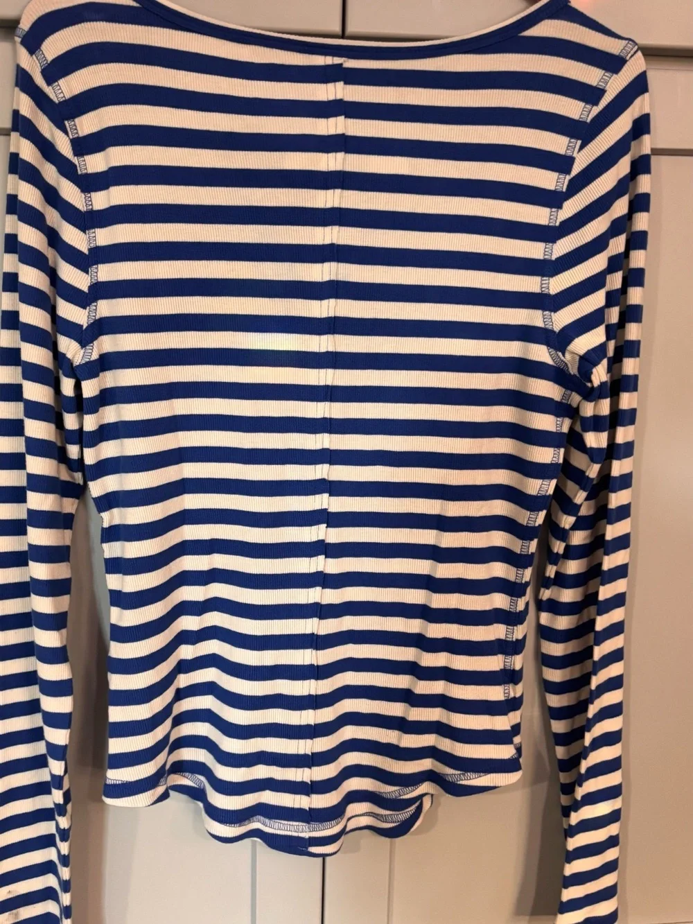 Pilcro Anthropologie Notched Long-Sleeve Tee NWT Size L Sold out Color - Picture 4 of 10